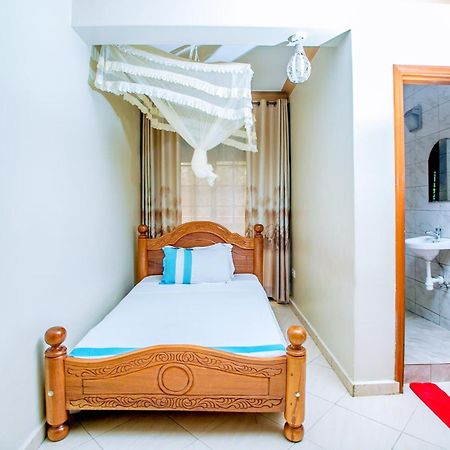 Harts Motel Kampala Zewnętrze zdjęcie