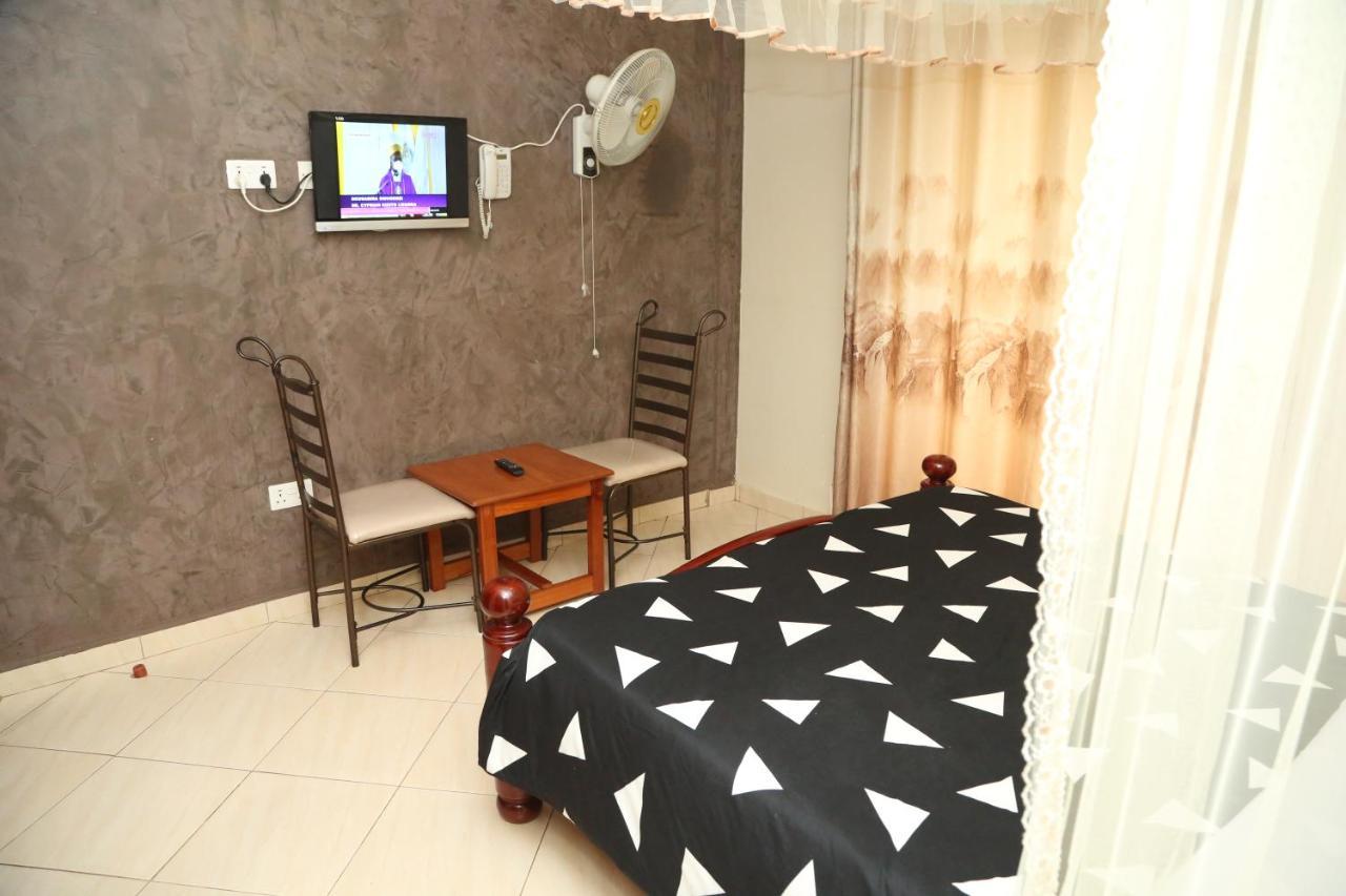 Harts Motel Kampala Zewnętrze zdjęcie